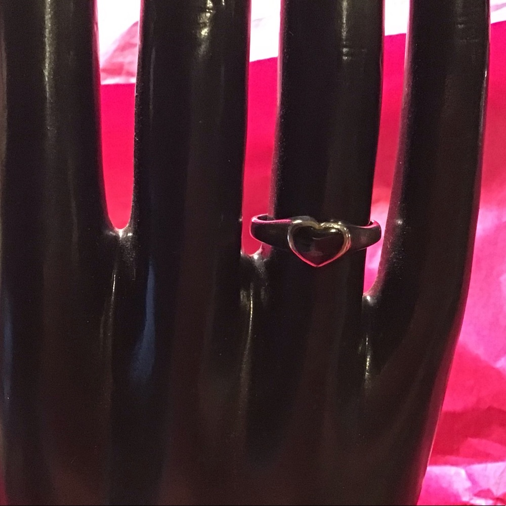 Sterling silver & onyx heart ring, EUC, size 6.25
